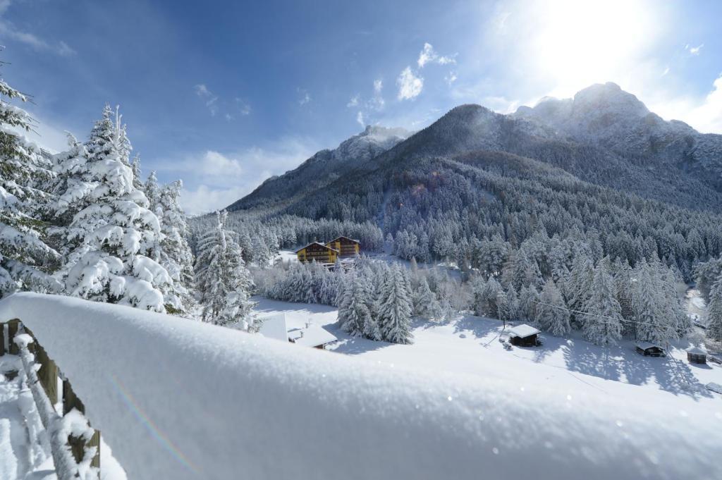 Hotel Shandranj Teser im Fleimtal Exterior foto